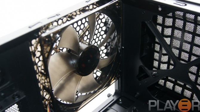 Thermaltake Chaser A31 Rear 120mm LED fan Fitted