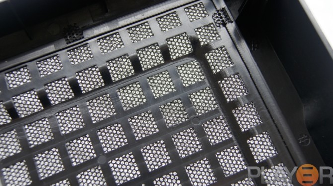 Thermaltake Chaser A31 Top Panel Dust Filtering