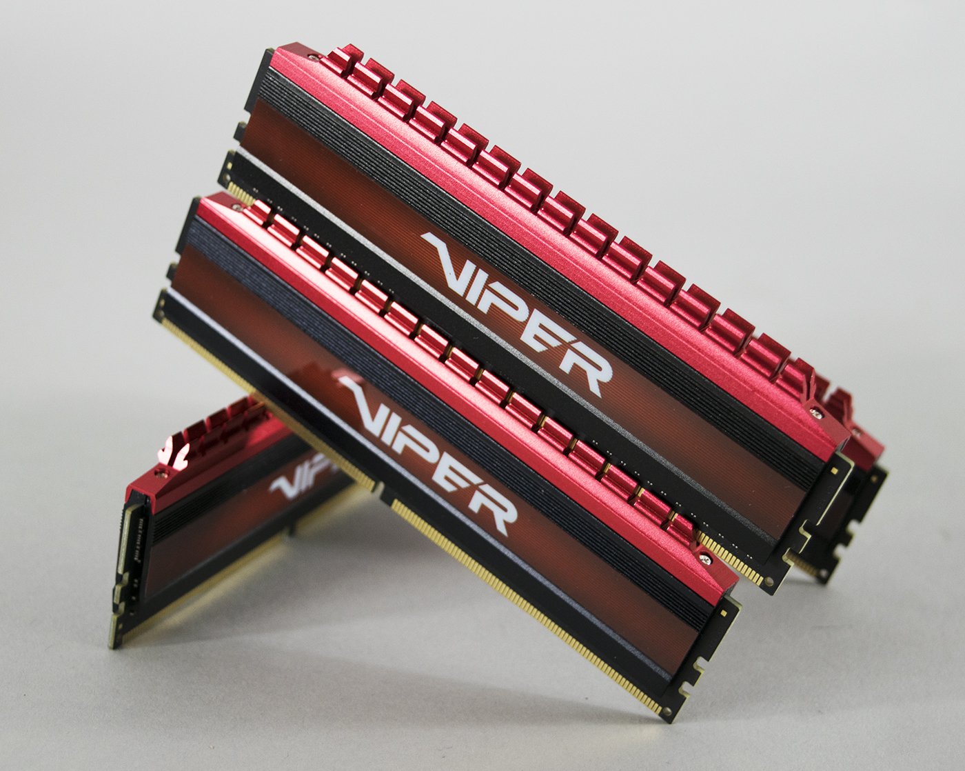 メモリ・RAM Patriot Viper Steel DDR4 3200MHz PC4-25600 32GB アルミニウム製ヒートシンク デスクトップ用メ