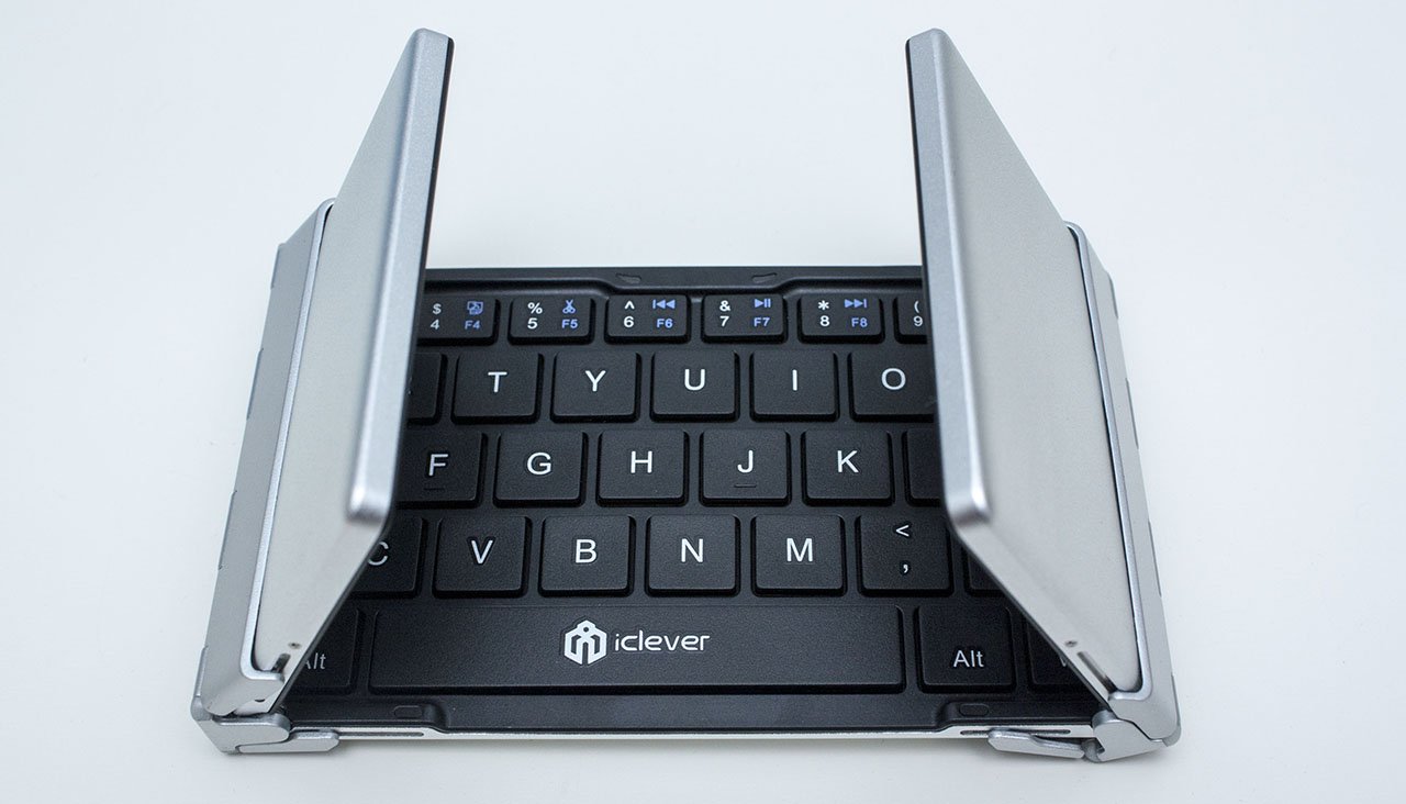 iclever-blutooth-keyboard-opening