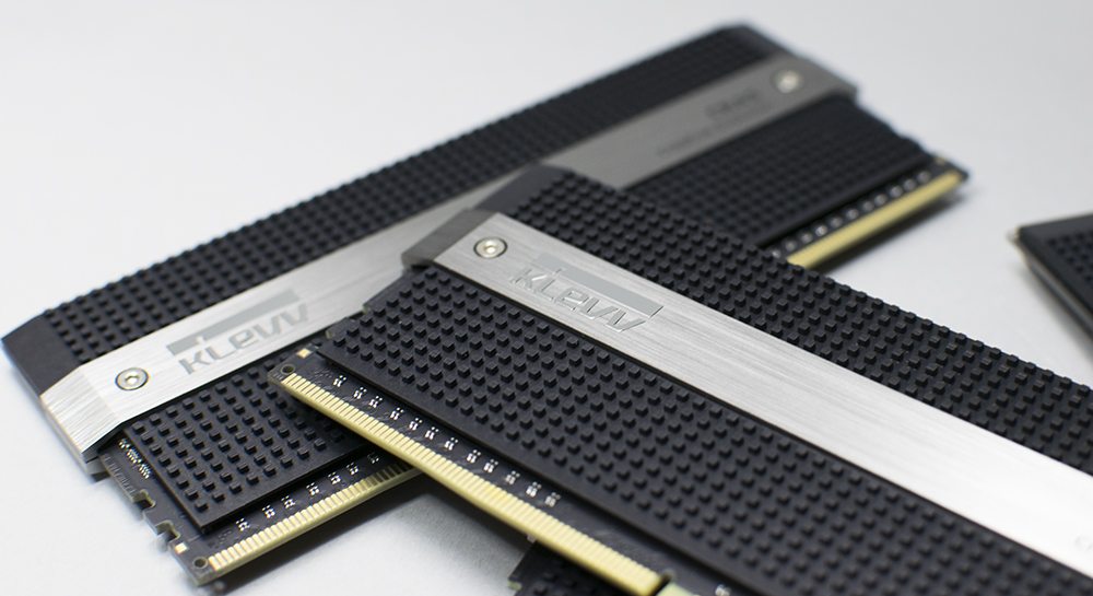 KLEVV CRAS 3000MHz 16GB DDR4 Memory Kit Review 6