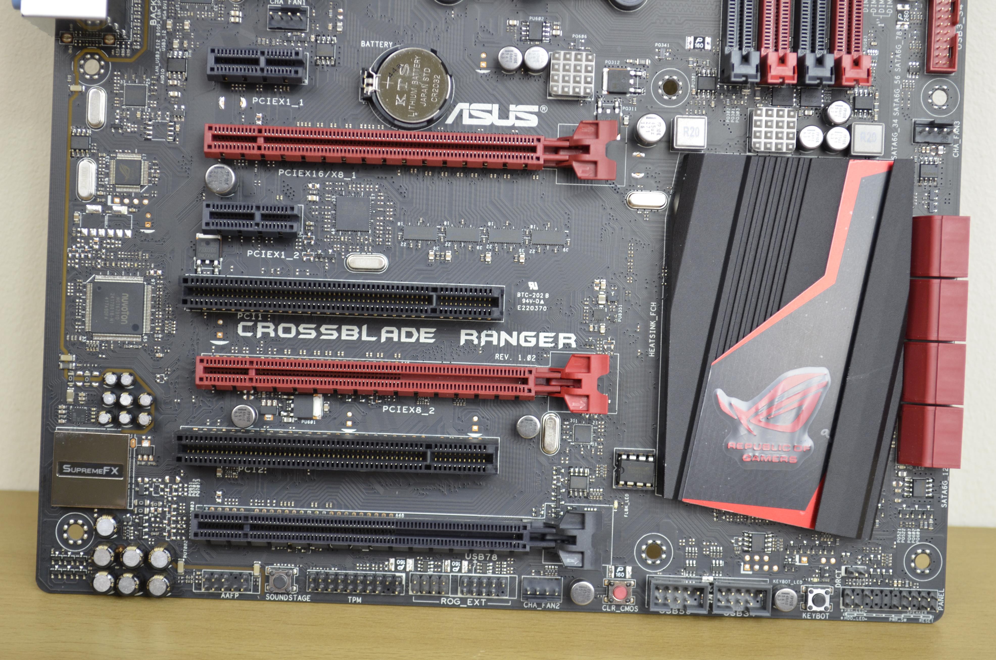 Pci e x16 x8. ASUS Crossblade Ranger. Слот PCI Express x16. Слоты PCIE x16. PCI Express 2.0 x16 видеокарты.